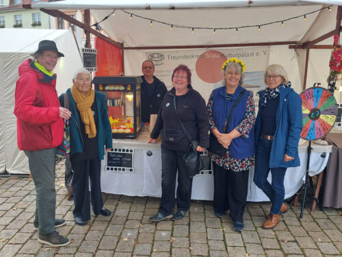Ulli, Editha, Jens, Britta, Inge und Evelyn am Infostand