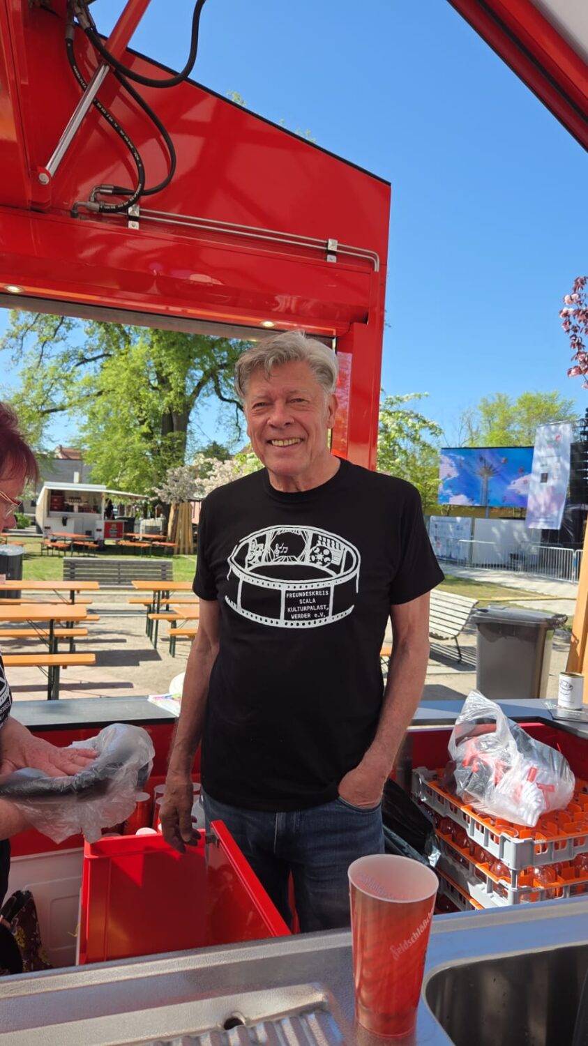 Jürgen im Getränkewagen