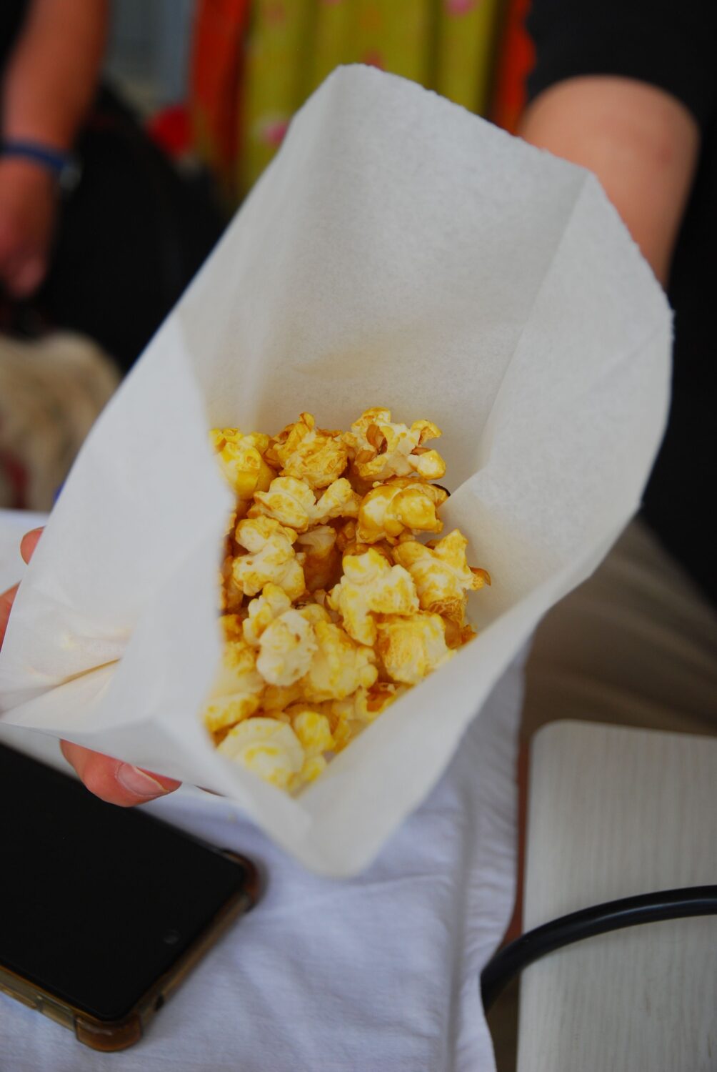 Eine Tüte Popcorn