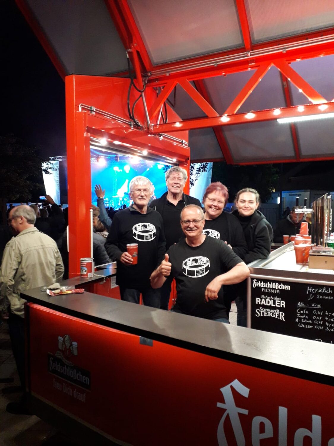 Noch einmal: Jürgen, Jürgen T., Jens, Britta und Yvonne haben Spaß