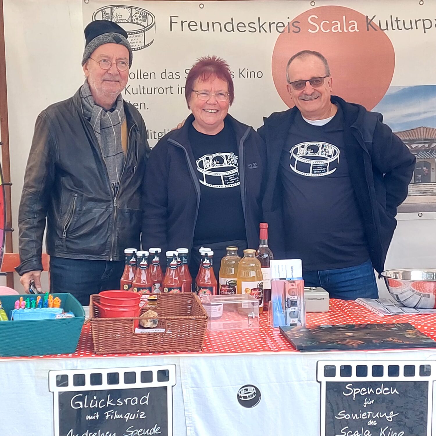 Lutz, Britta und Jens am Stand bei der Veranstaltung "FestEssen"