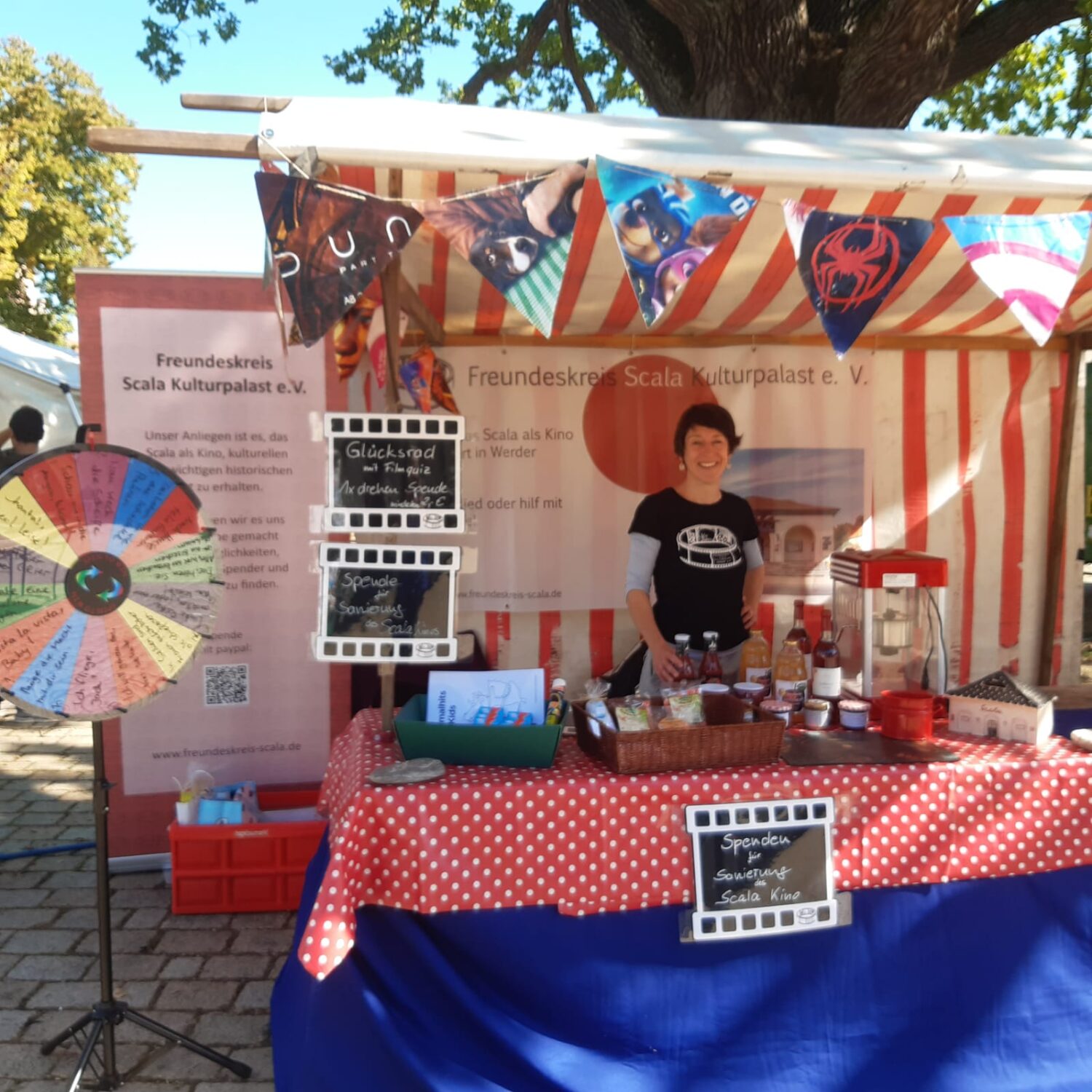 Steffi am Stand beim Festival für ein weltoffenes Werder