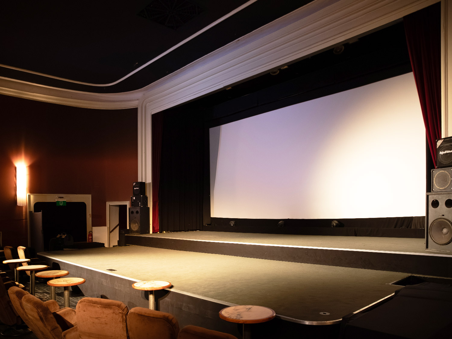 Scala Kulturpalast - Kinoleinwand & Bühne